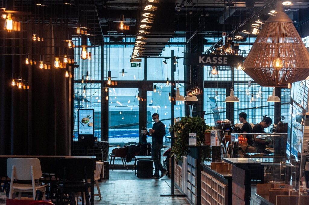Le marché des spiritueux de prestige : pourquoi les hôtels et brasseries de luxe s’y intéressent ?